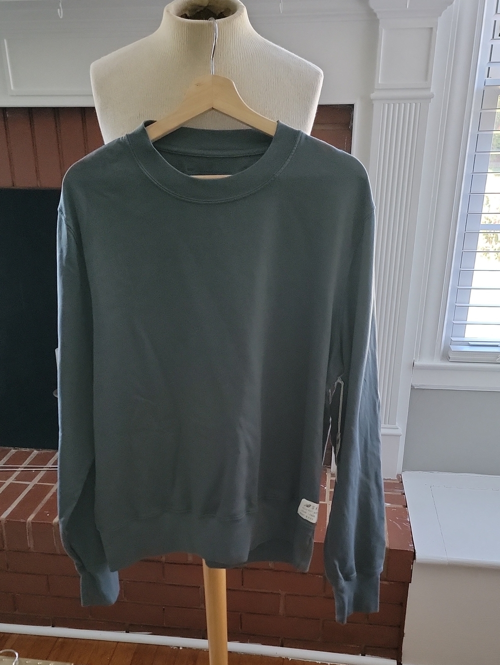 New Balance Men's Longsleeves  Crewneck Sweater in Slate Green